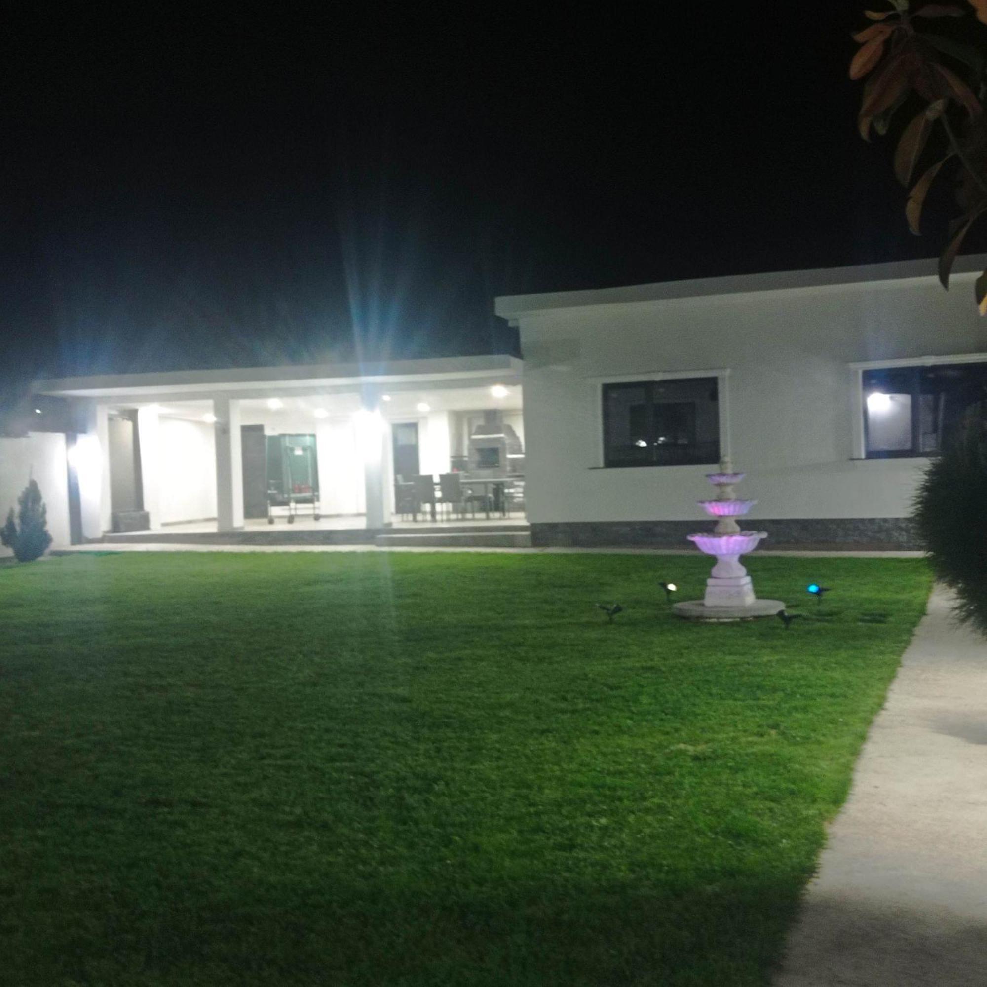 바일레 우누 마이 Casa Leahu B&B 외부 사진